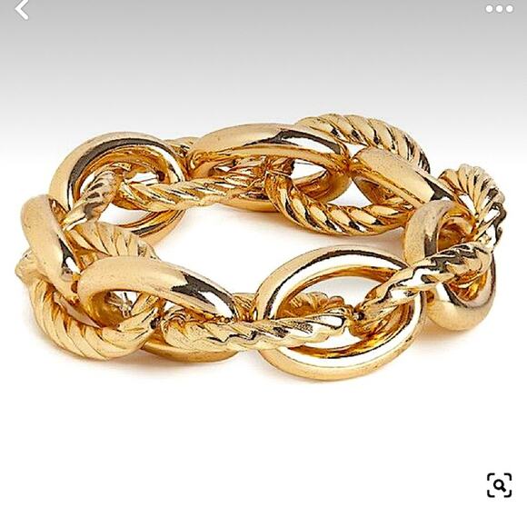 Chain Link Gold Luxury Bracelet - Picture 5 of 6